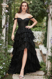 Langes schulterfreies schwarzes gestuftes Ballkleid