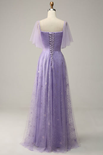 Schulterfreies Abschlussballkleid aus Lavendel mit Rüschen