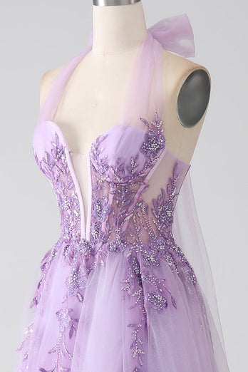 Graues lilafarbenes A-Linien-Neckholder-Kleid mit Perlen für den Abschlussball