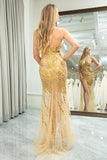 Atemberaubendes Meerjungfrauen-Spaghettiträger-Ballkleid mit goldenem Schlitz vorne und Accessoires