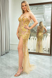 Atemberaubendes Meerjungfrauen-Spaghettiträger-Ballkleid mit goldenem Schlitz vorne und Accessoires