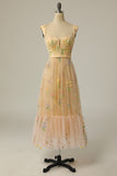 A Linie langes champagnerfarbenes Ballkleid mit Stickere