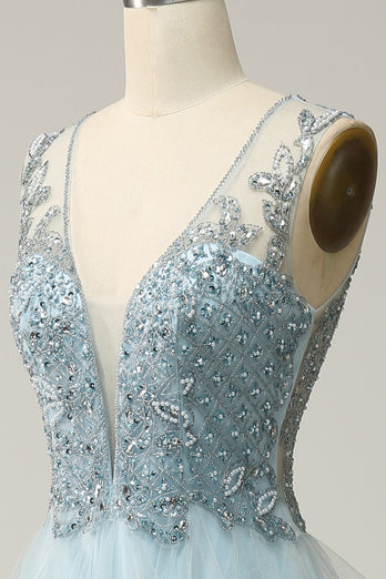 Perlenblaues Kleid aus Tüll mit V-Ausschnitt