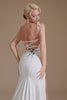 Laden Sie das Bild in den Galerie-Viewer, Weißes Meerjungfrauen Brautkleid mit rückenfreier Schleppe und Applikationen